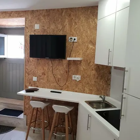 Calcada Agostinho 1 * Lisbon
